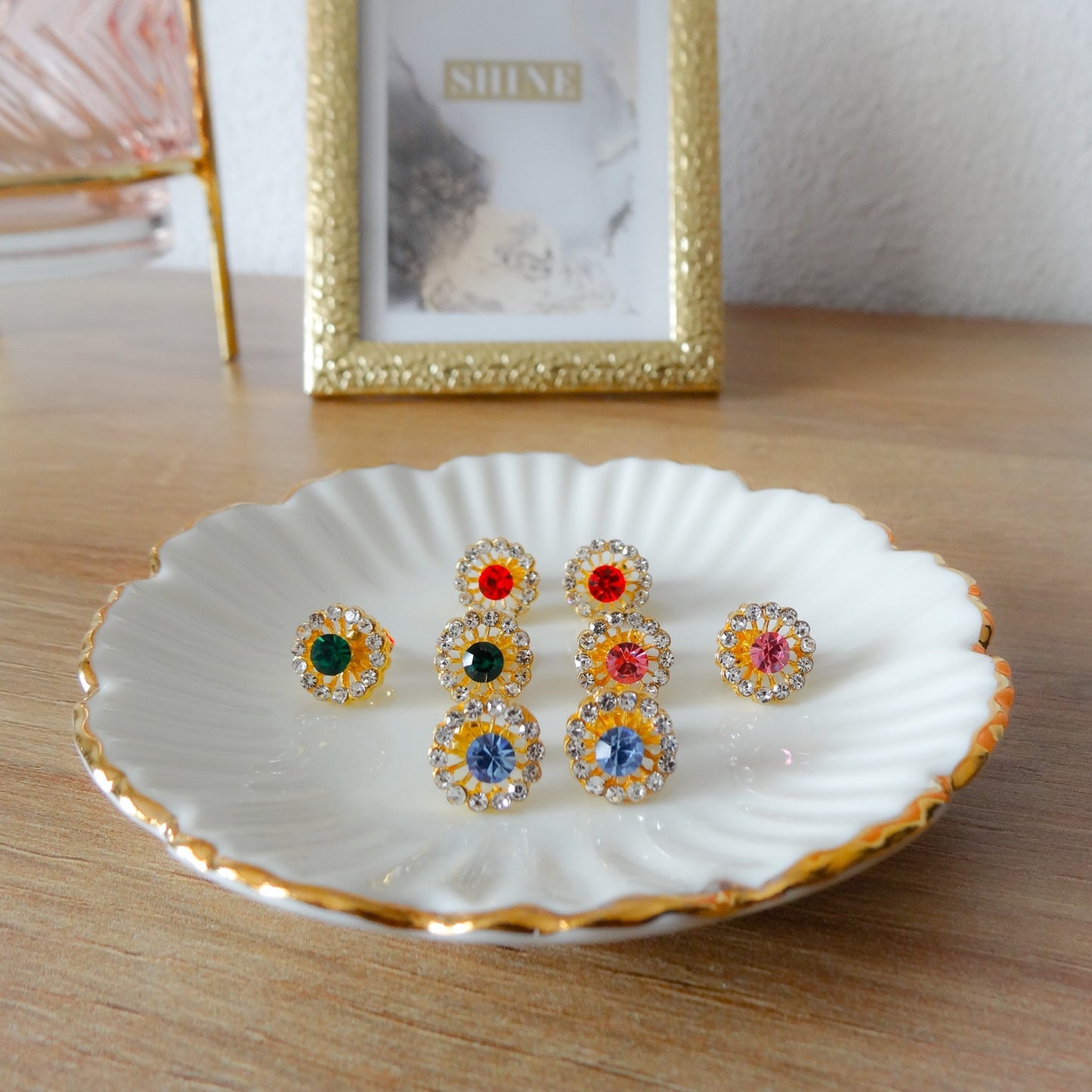 Liya | Flower stud earrings