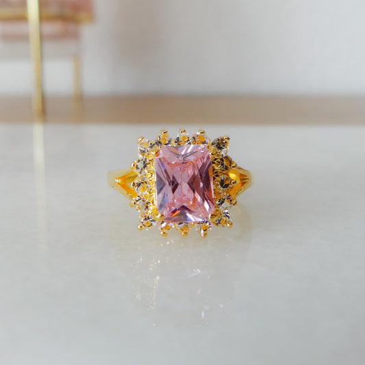Avni | Cluster ring pink