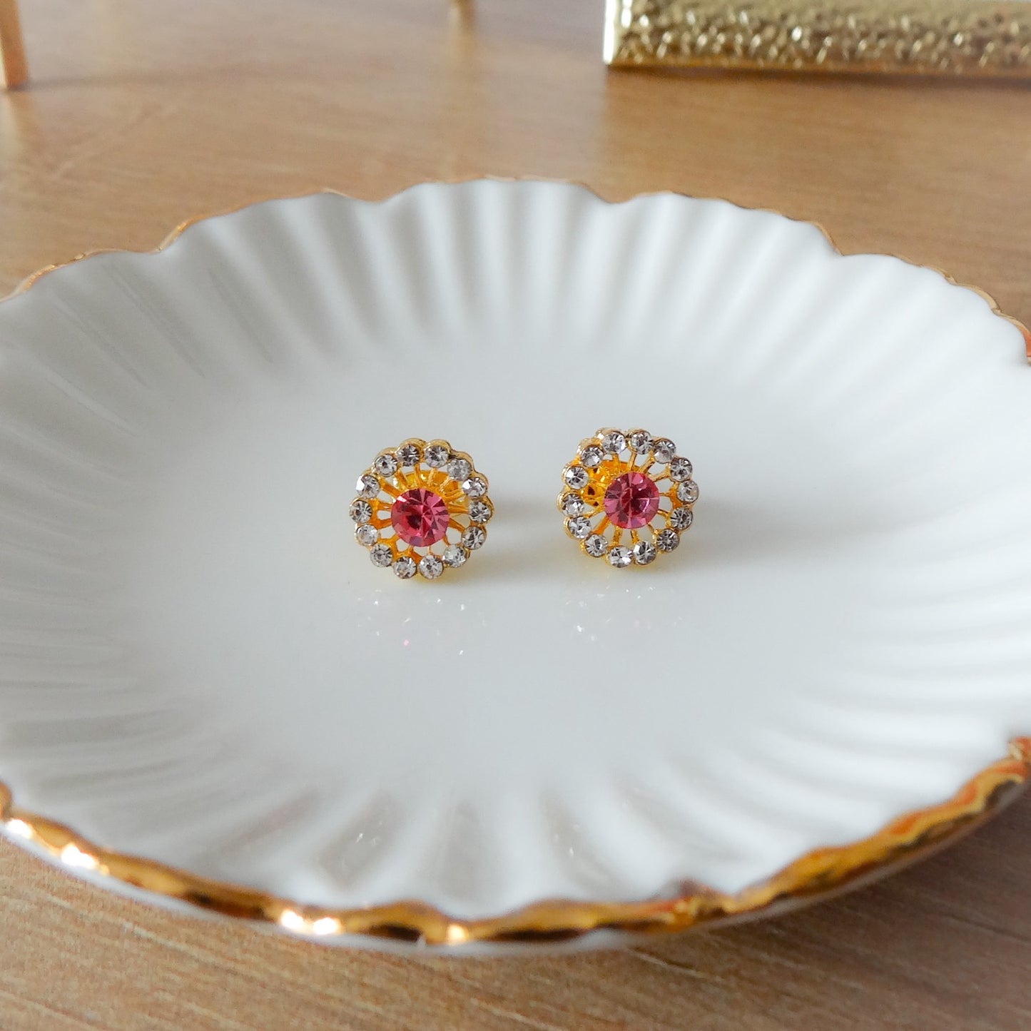 Liya | Flower stud earrings