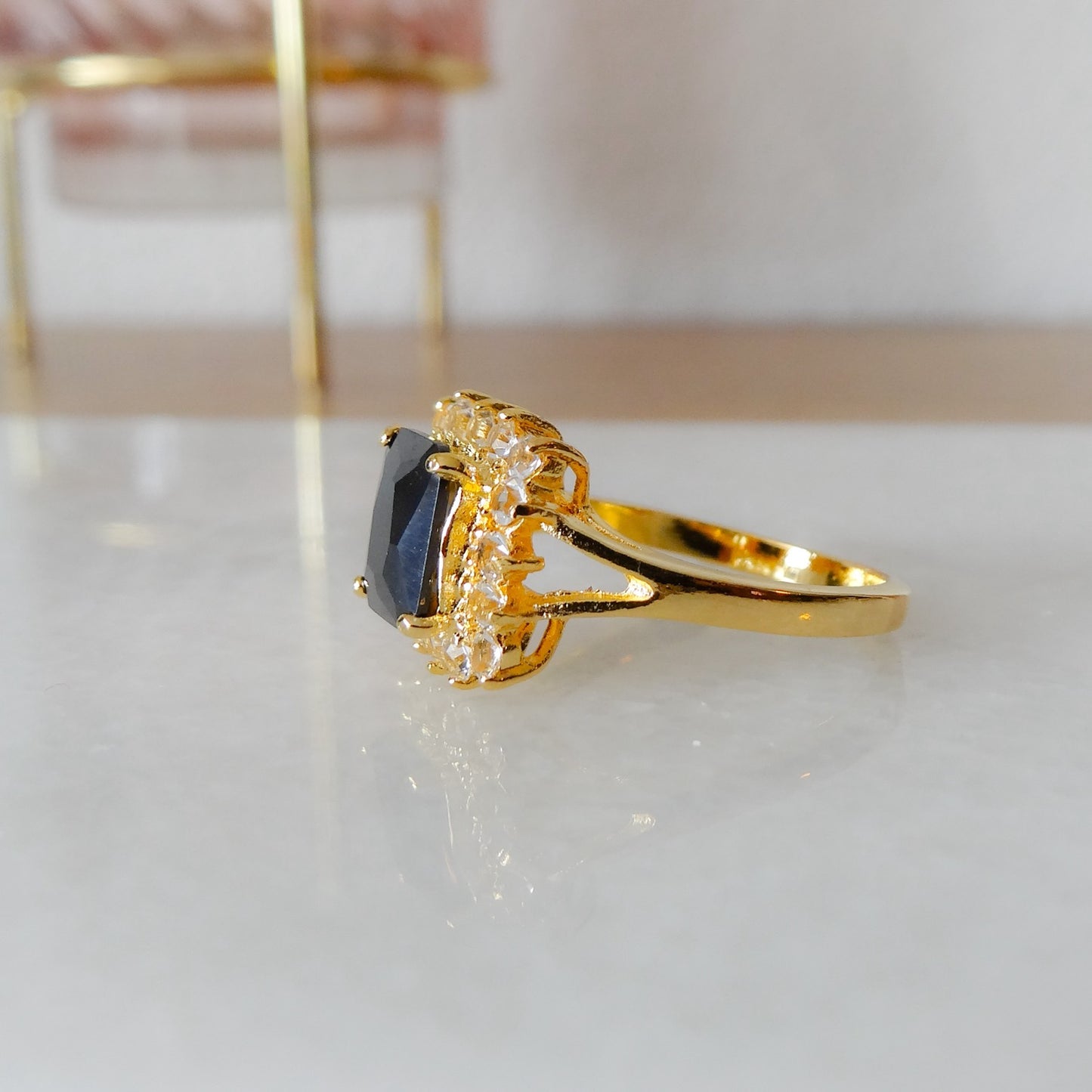 Anika | Cluster ring black