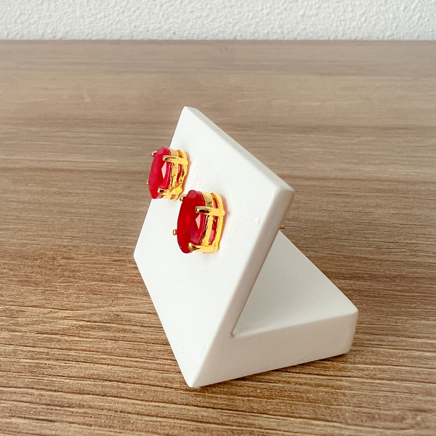 Ruby stud | Dames oorknoppen