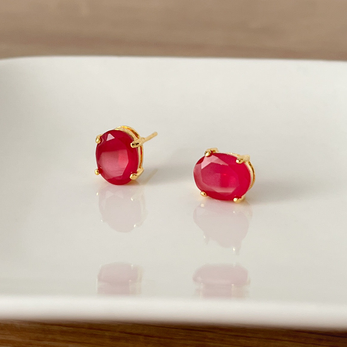 Ruby stud | Dames oorknoppen